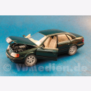 Audi 100 Stufenheck, grün metallic, M 1:24 Schabak 1420