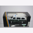 VW Caravelle Polizei, Grün metallic, M 1:43 Schabak...